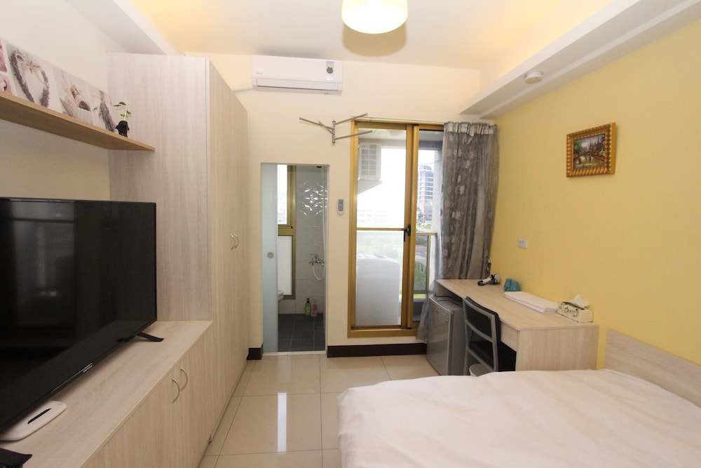 Miaoli Holiday - Hall 113