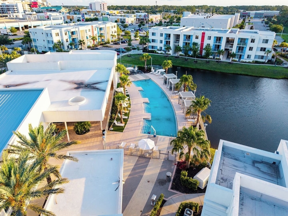 Daytona 3BR Getaway Pool, Gym, Pet Friendly