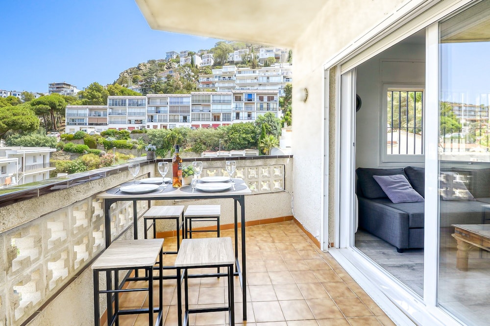 Apartment With Scenic View