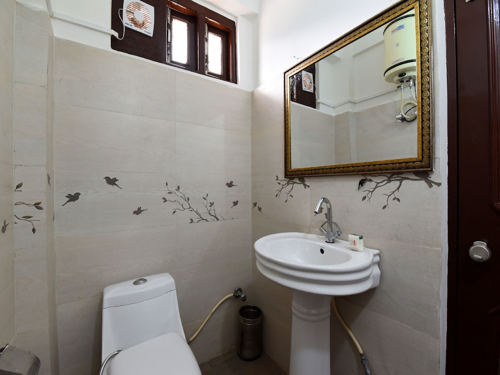 OYO 12818 Dev Villa