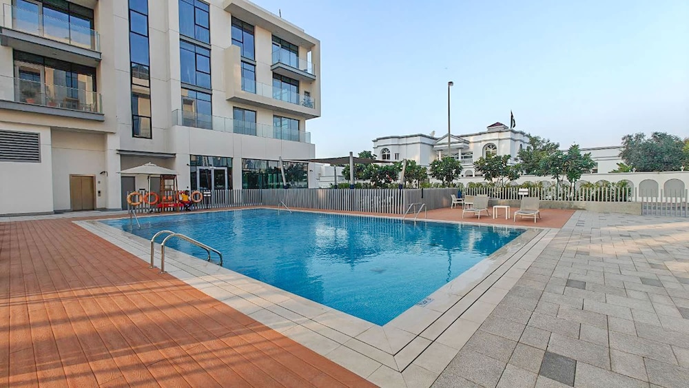 Elegant Relaxing 3-bedroom Apartment in Perfect Location at Canal Front 6