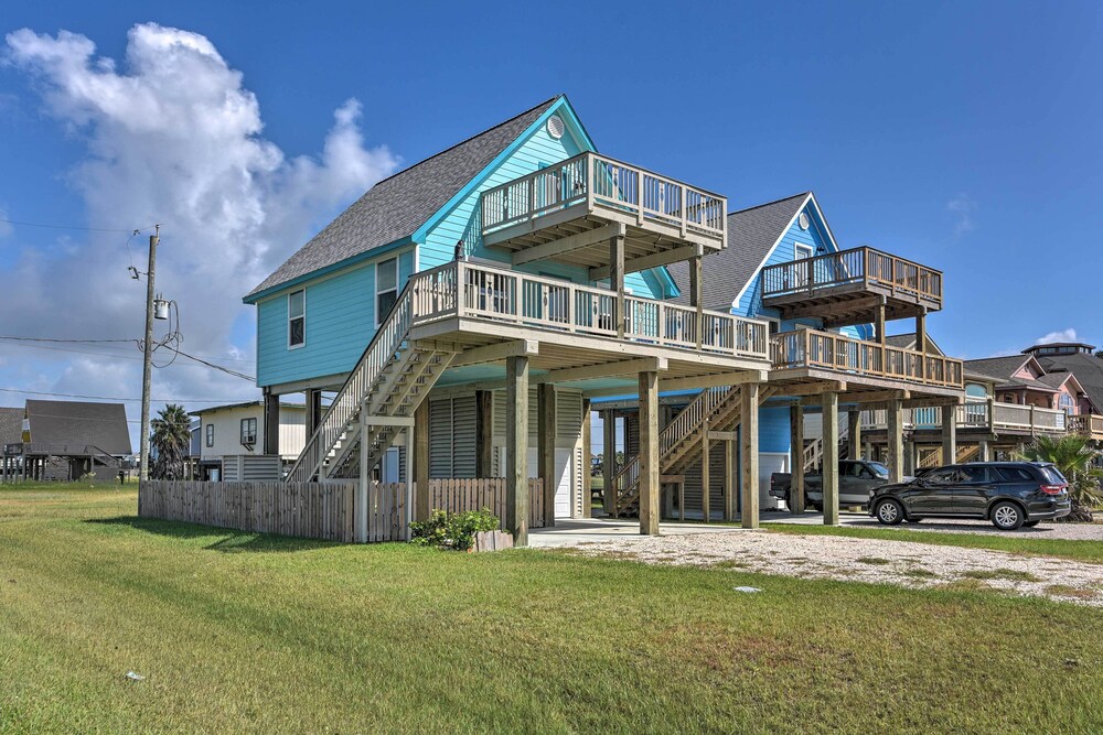 2 Blocks to Gulf: Surfside Beach Family Home! view 5