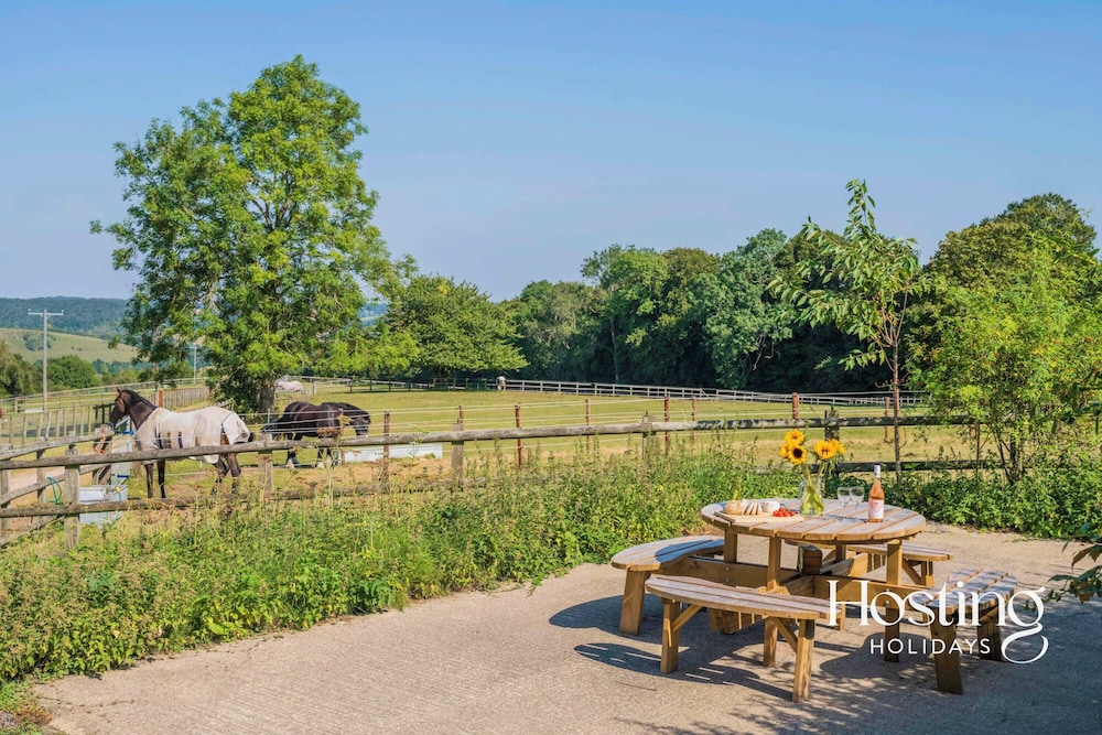 Walkers Lodge In The Heart Of The Chilterns With Incredible Views