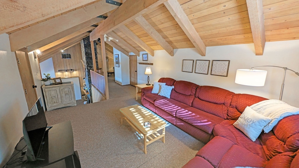 Pine Needle 2 4 Bedroom Condo