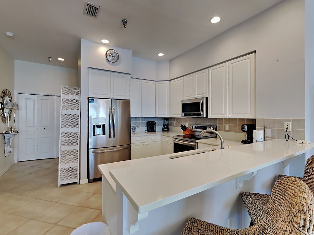 Emerald Isle #1707 by Southern Vacation Rentals