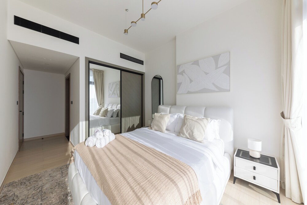 Cozy 1BR in Binghatti Emerald