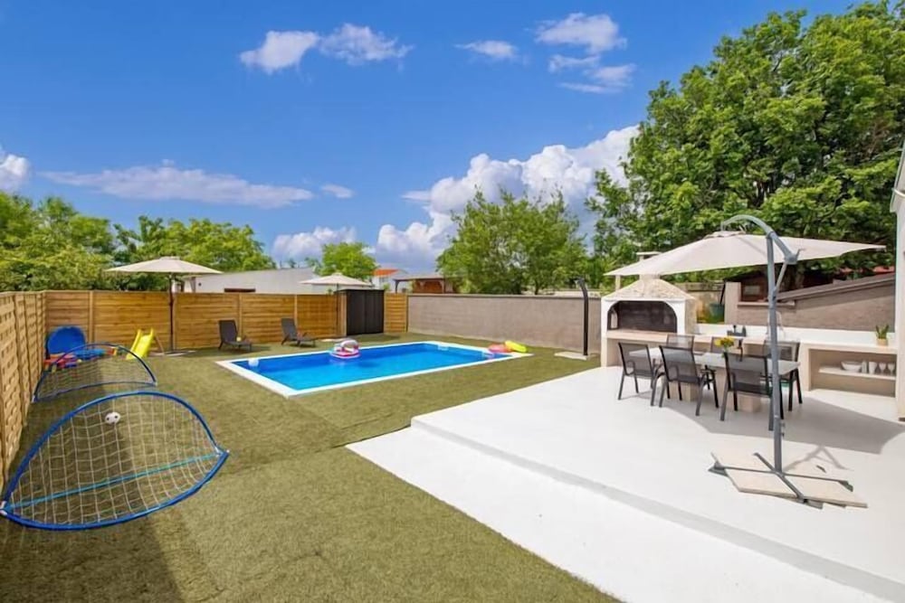 Villa Infinity