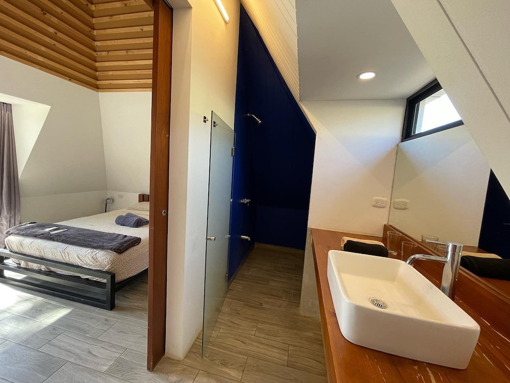 Pyramid Lodge Tamarindo Akhenaton