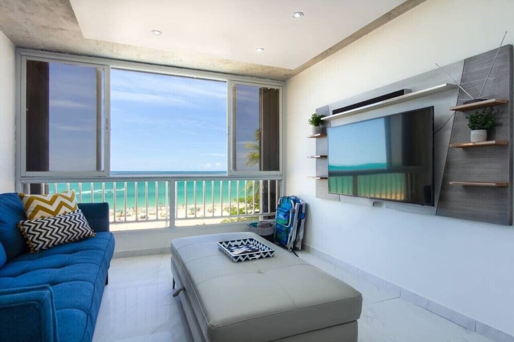 Esperanza Beach 2BDR 2B Oceanfront Pool