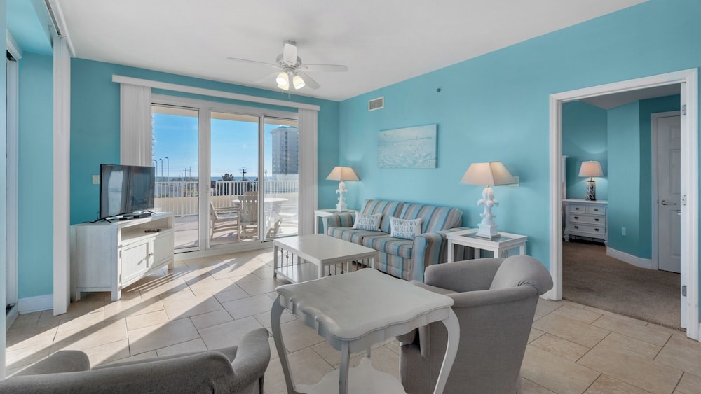 Prime Gulf View Condo Near top Attractions, Dining, & Beach Fun!