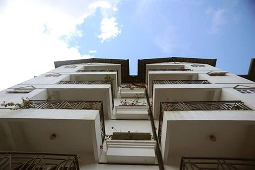 Parkland Apartment