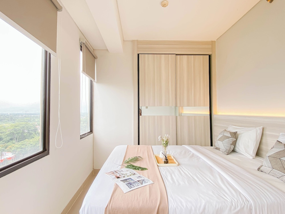 Modern Look 2BR Corner Transpark Cibubur Apartment