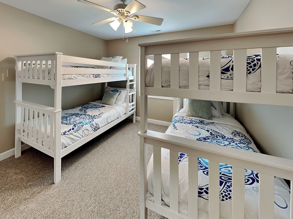 Luna Escape by Topsail Realty