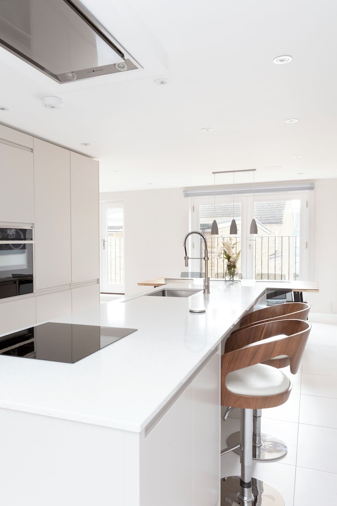 Fabulous Central Windsor Town House