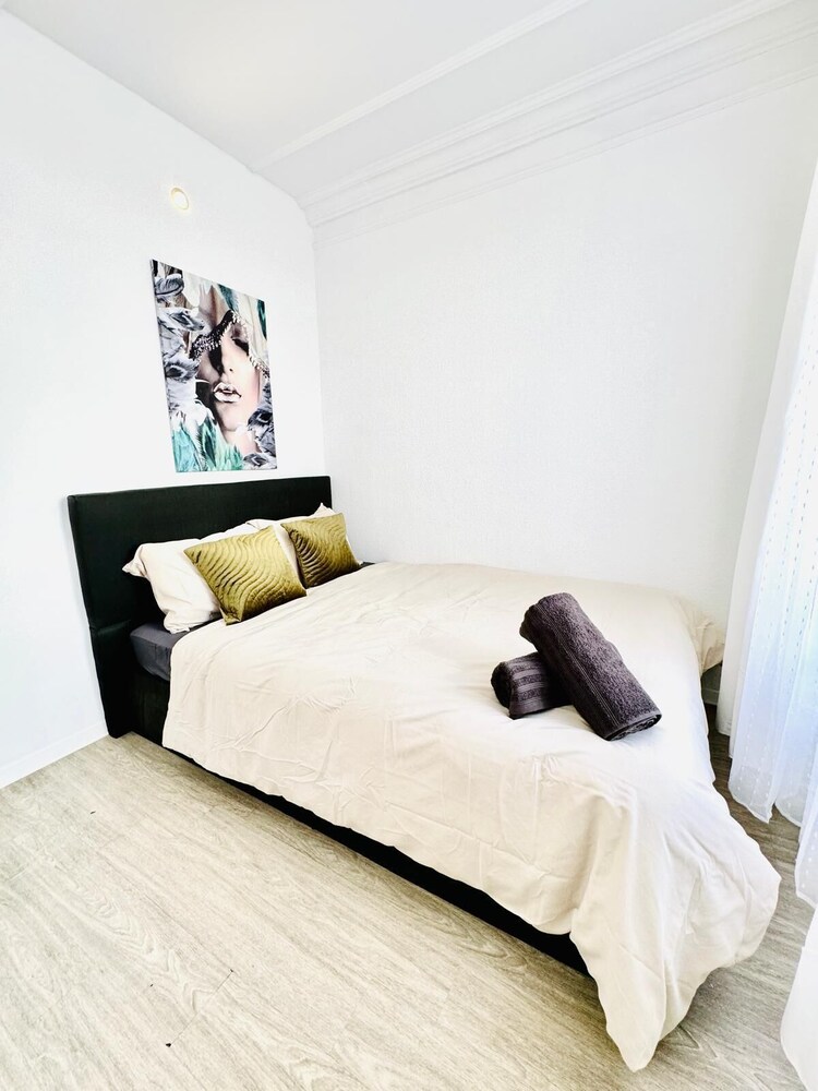 Affordable 4BR Apt Walk to FAC Platz