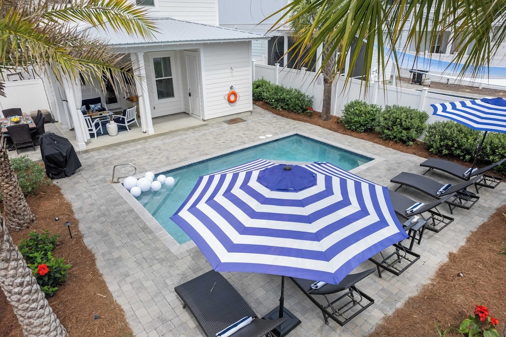 Pool, Patio & Outdoor Dining + Walk to Shore, Pier Park Sanctuary on Sands