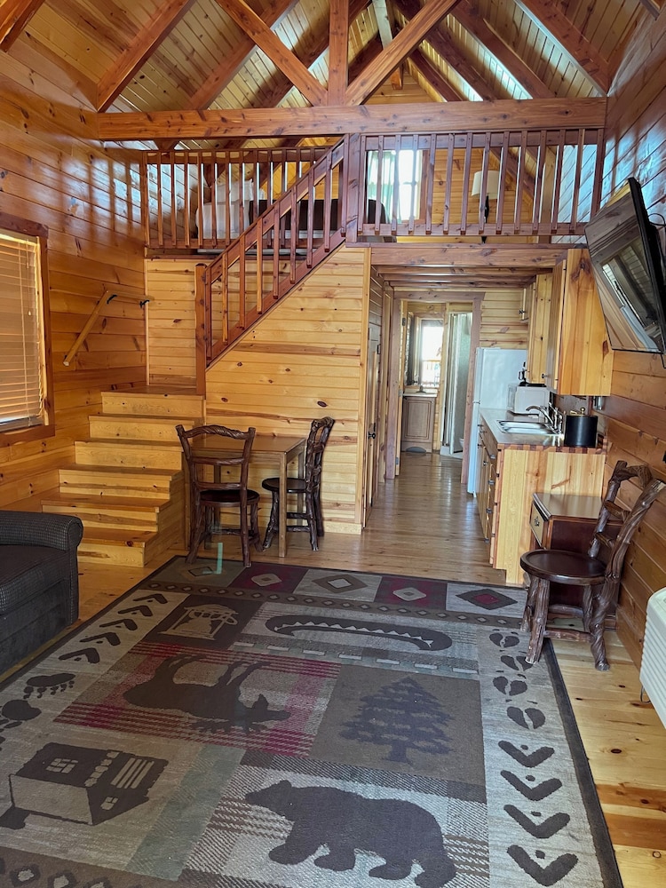 Cabins of Mackinaw