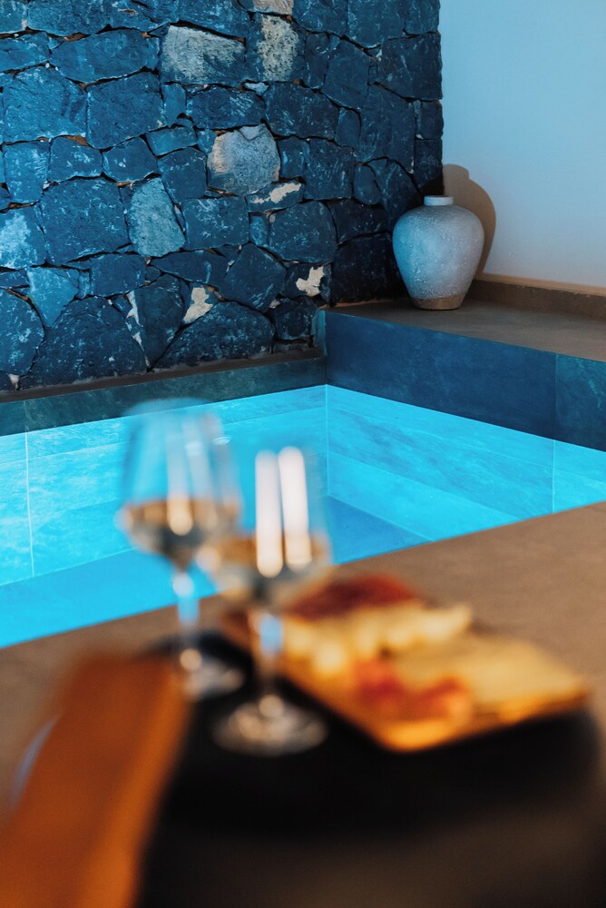 Erthā Suites with private pools