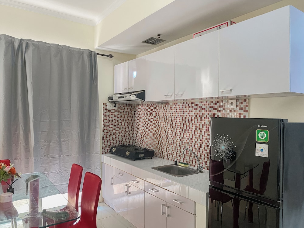 Homey And Modern 2Br At Marina Ancol Apartment