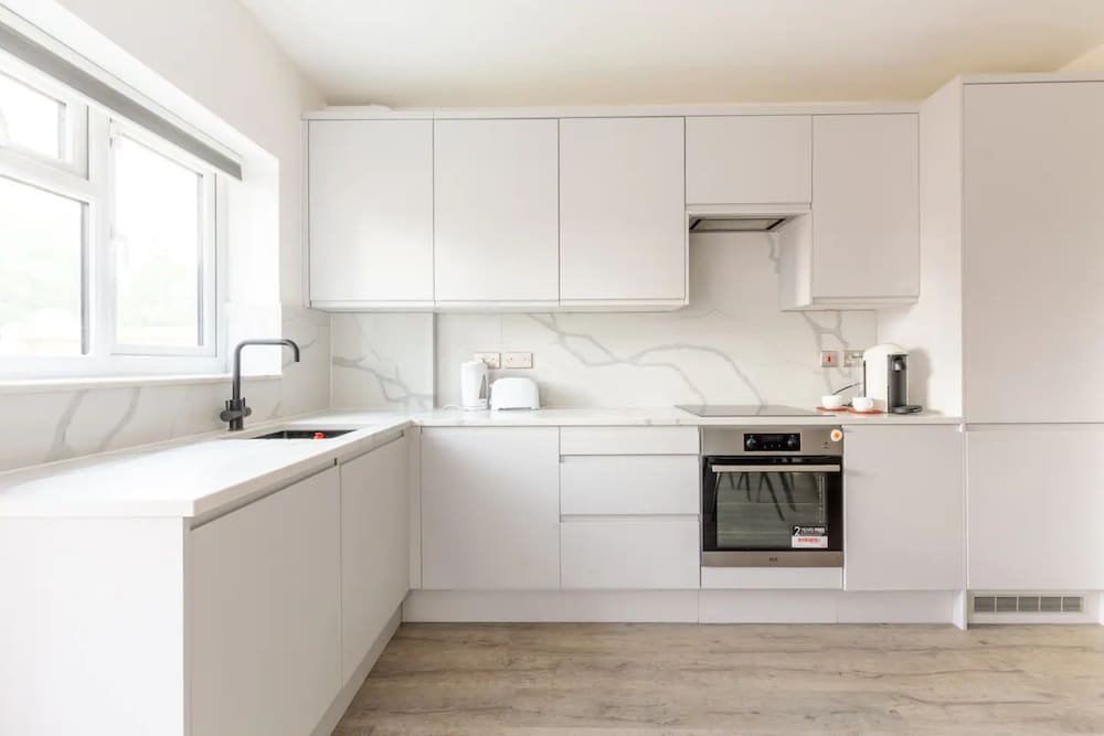 Contemporary 2 Bedroom in West London
