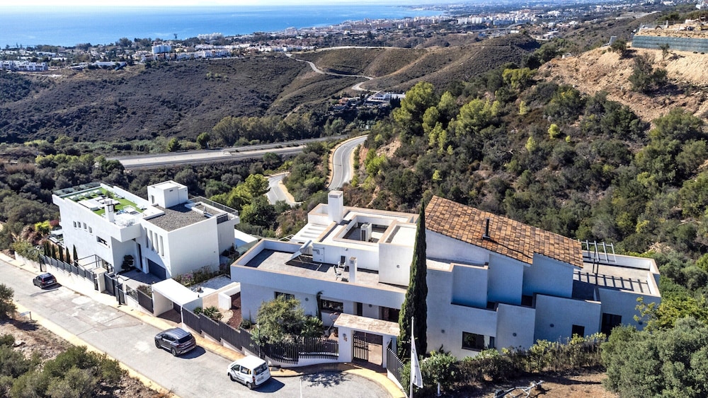 Lavish Villa With Private Pool