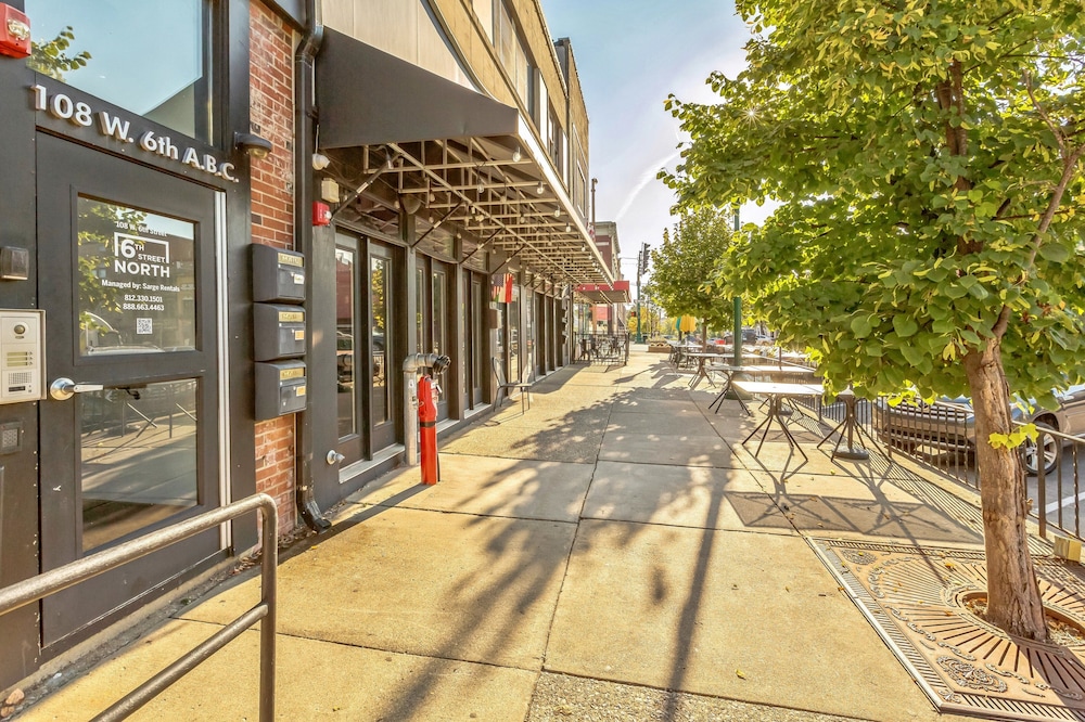 Rustic-industrial Loft With Courthouse Views 3 Bedroom Apts