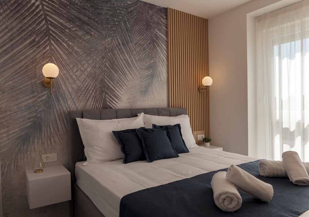 Smash 2 - Two-bedroom Apartments