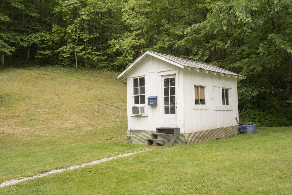 Country Road House and Berries Bed & Breakfast - Farm Stay