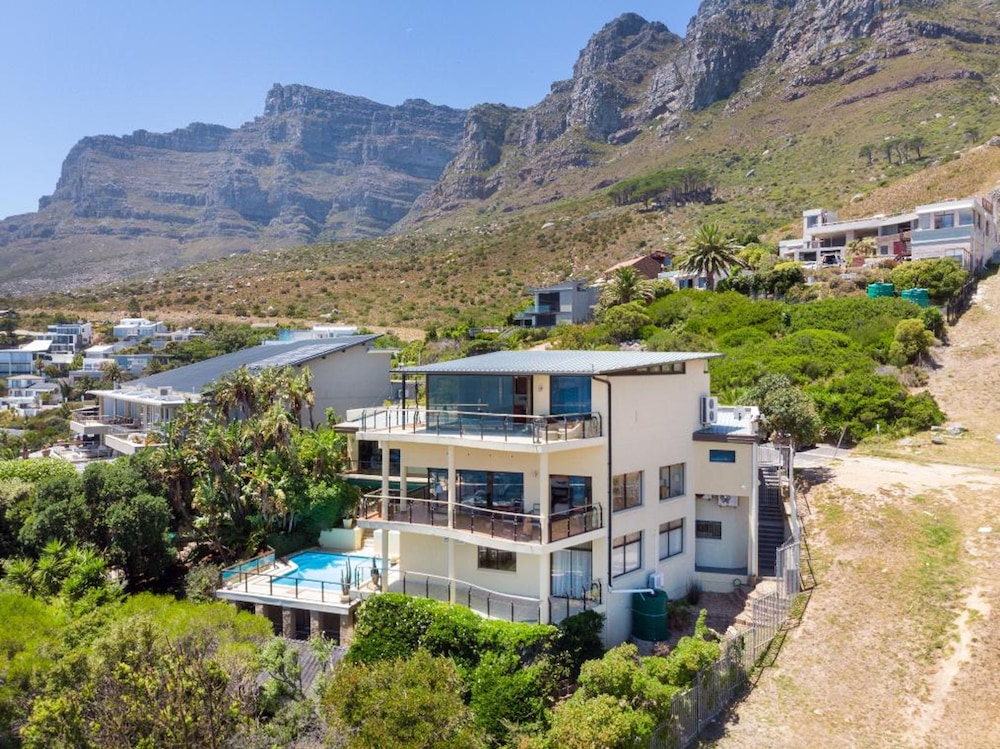 Villa Sol Camps Bay - Family Retreat With 360 Views