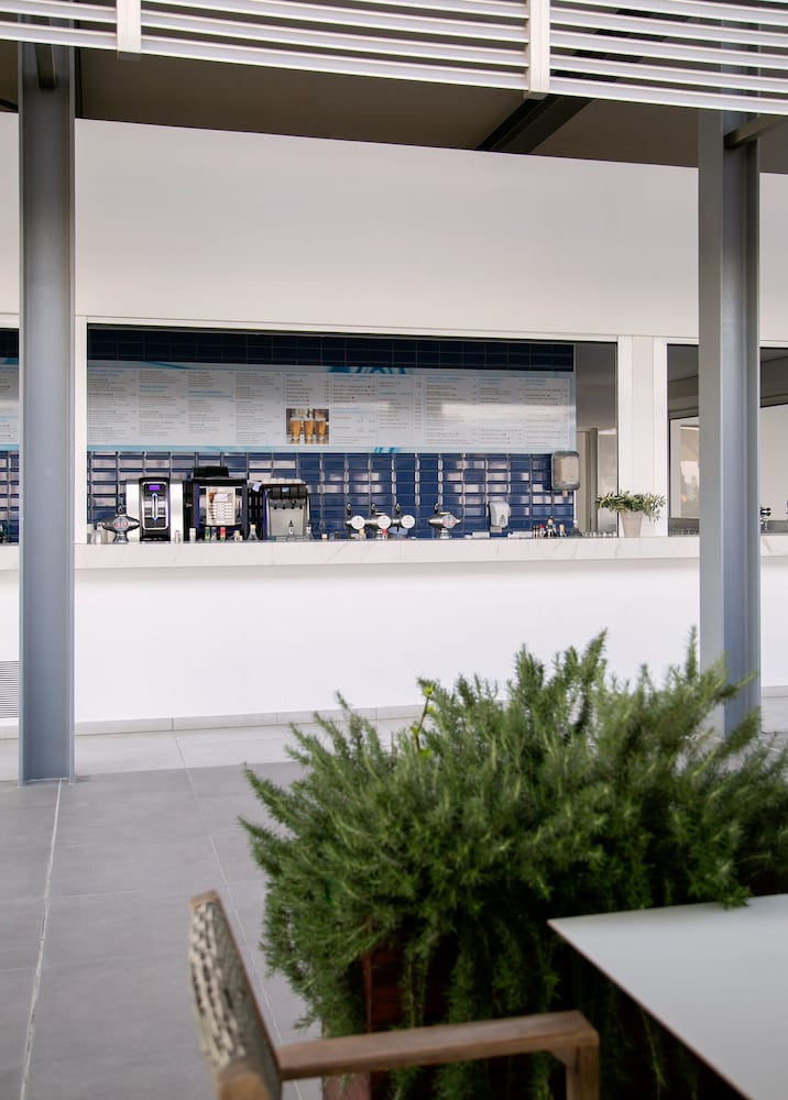 Asterias Beach Hotel