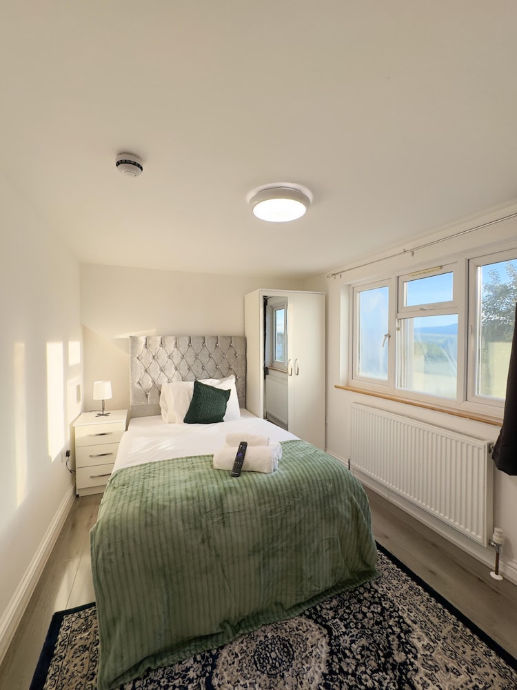 Heathrow Lodge B&B