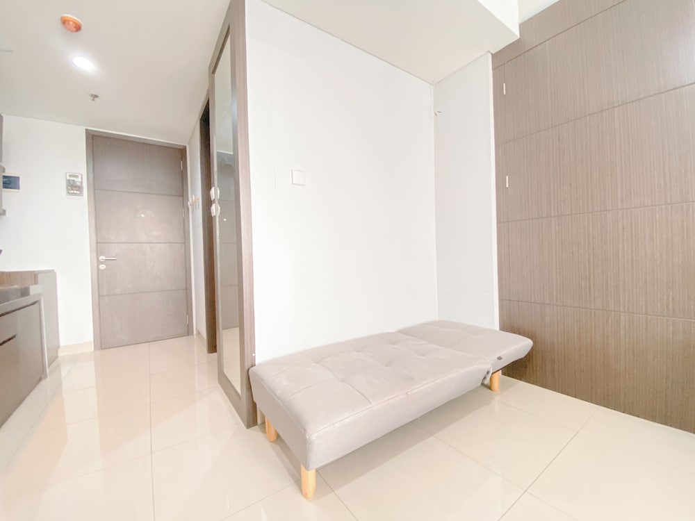 Tranquil Studio Room At Dago Suites Apartment view 4