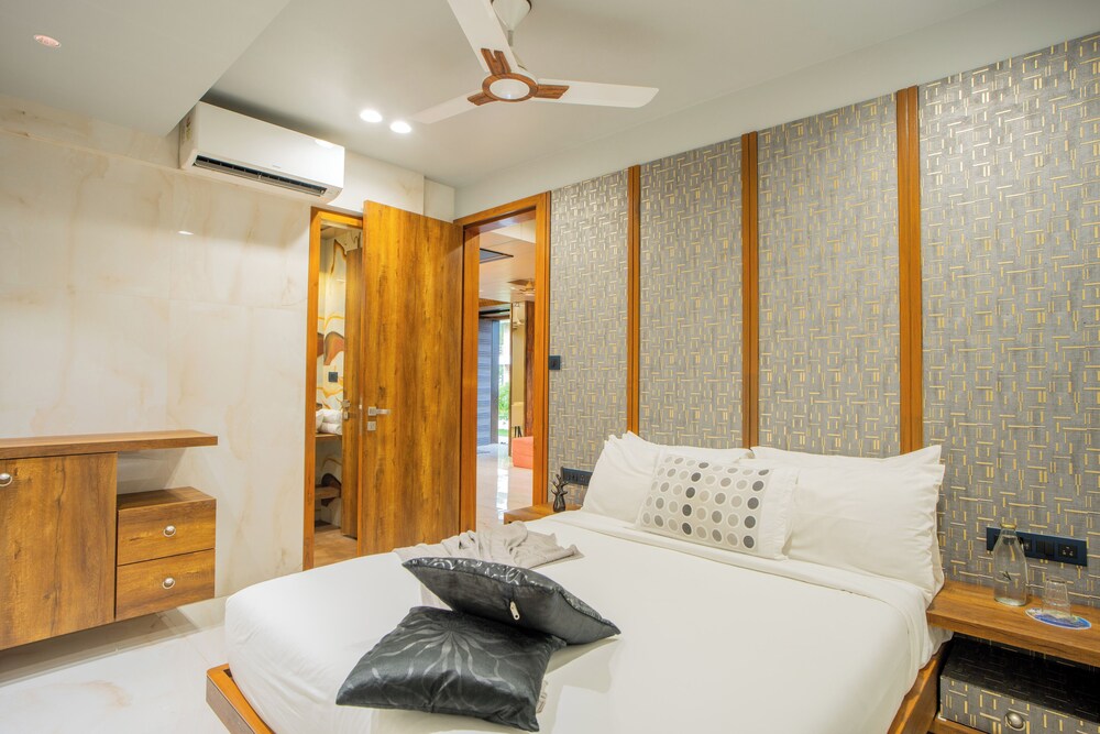 Alaya Stays - Imperial Mystara 5BHK near Khandala Hills