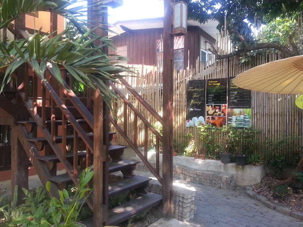 Sirikamsan House