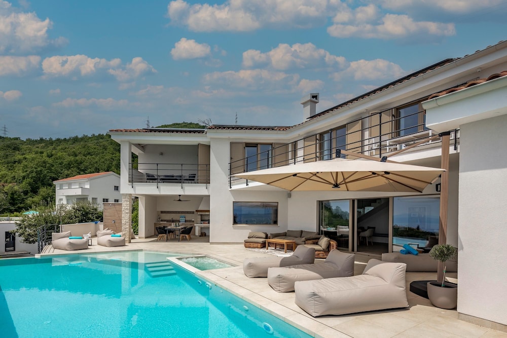 Luxury Villa Dana Indoor Pool and Sauna