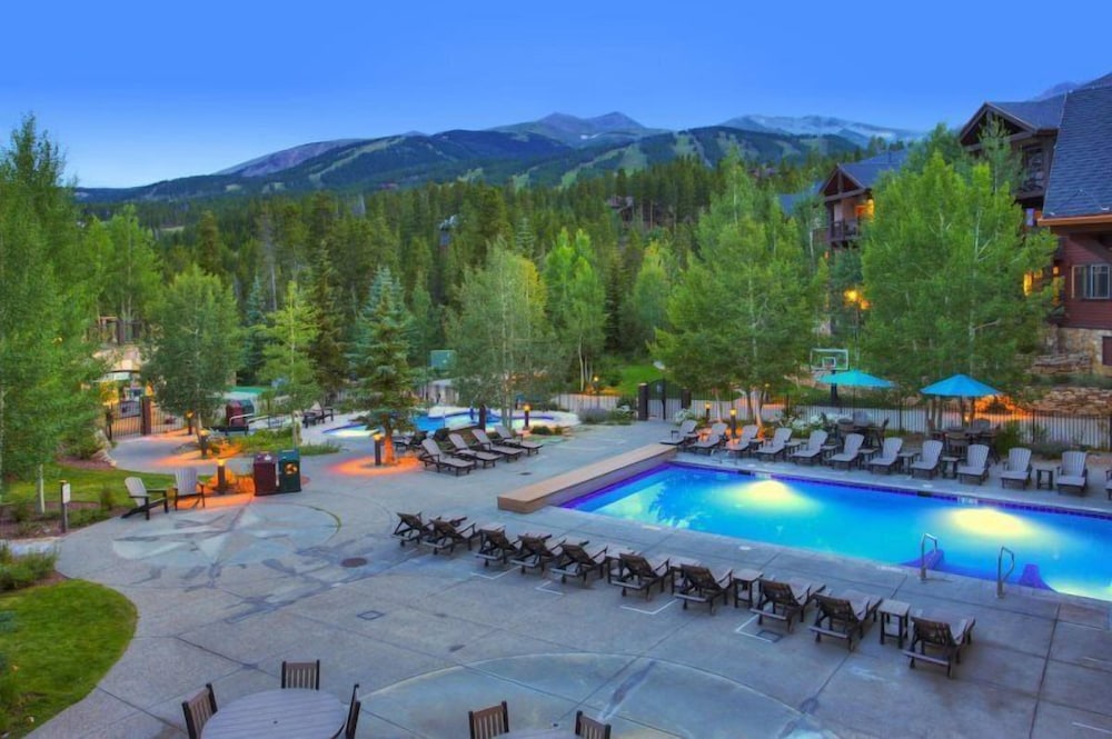 Grand Timber Lodge 1 Bedroom Ski In, Ski Out Condo
