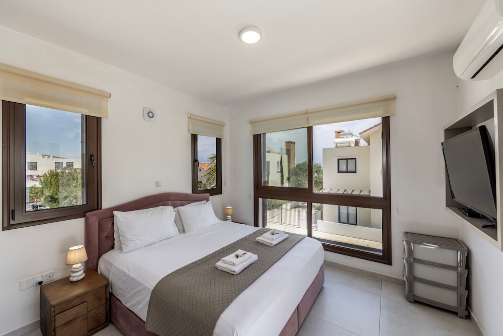 Ayia Napa Luxury Seaside Villa Ionion H15