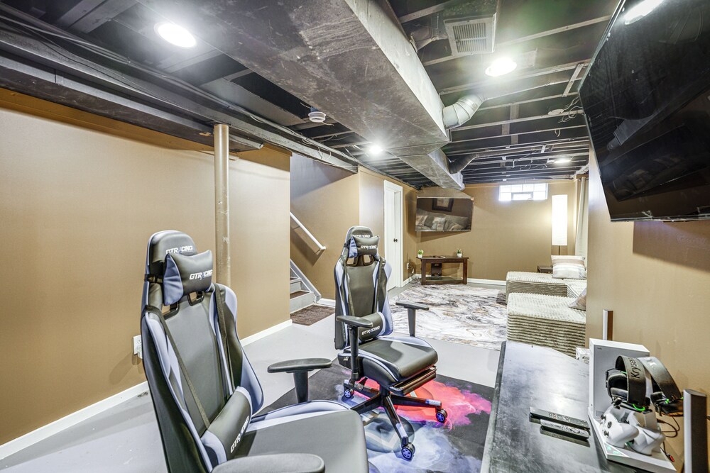 Game, Stay & Play: Family Home in Westland!