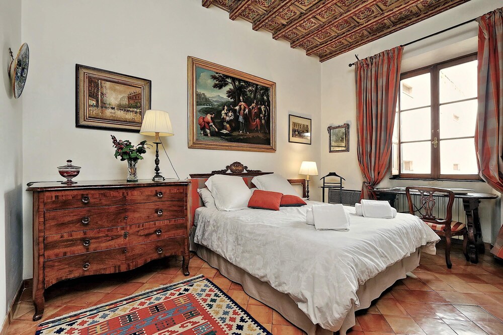 Palazzo Palermo Near the Roman Forum the Perfect Family Oasis in Rome