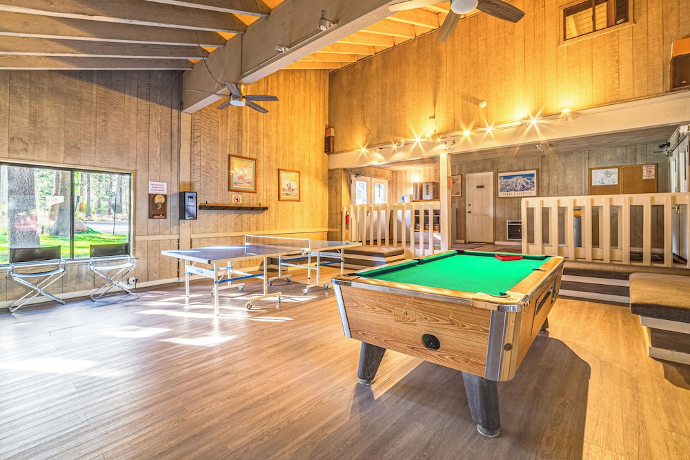 Walk to Shops & Eats: Mammoth Lakes Condo w/ Pool
