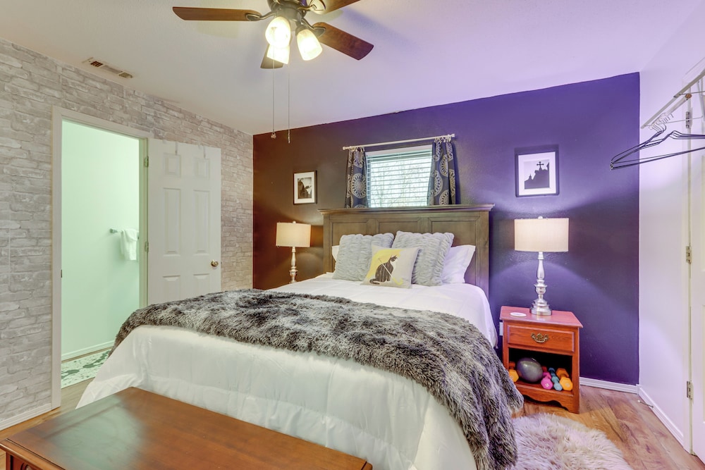 Centrally Located in Nwa; Walk to Wrights Bbq!