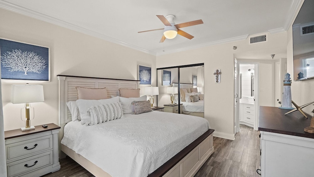 Pelican Pointe #1003 by Southern Vacation Rentals