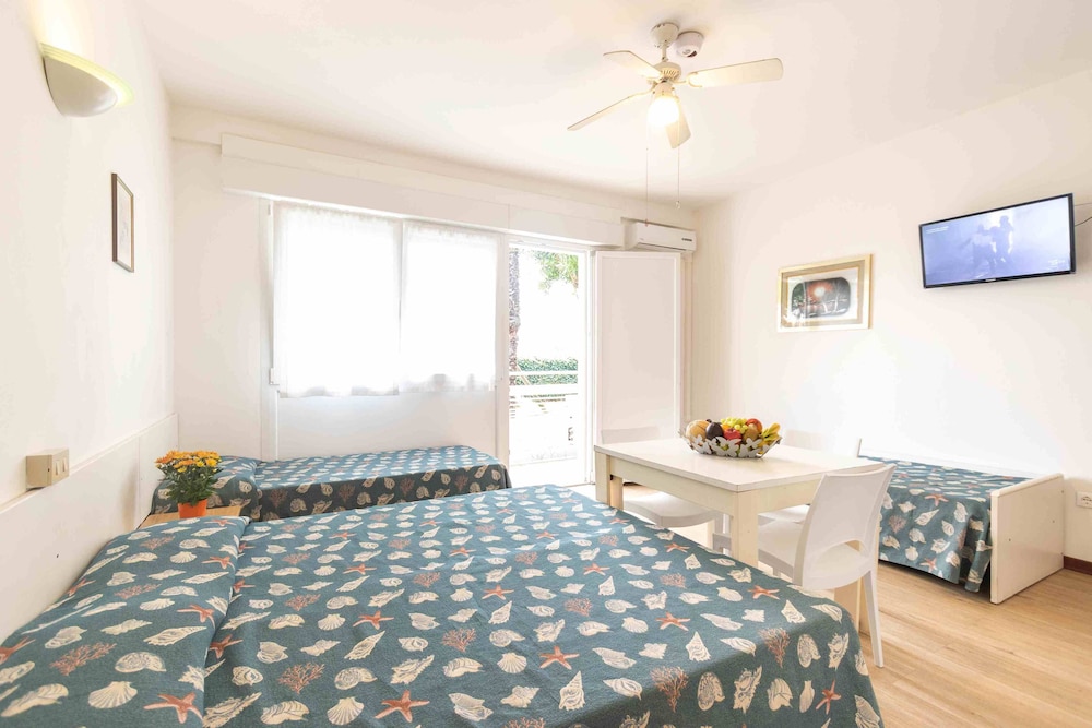 Comfortable Flat 350mt From the sea