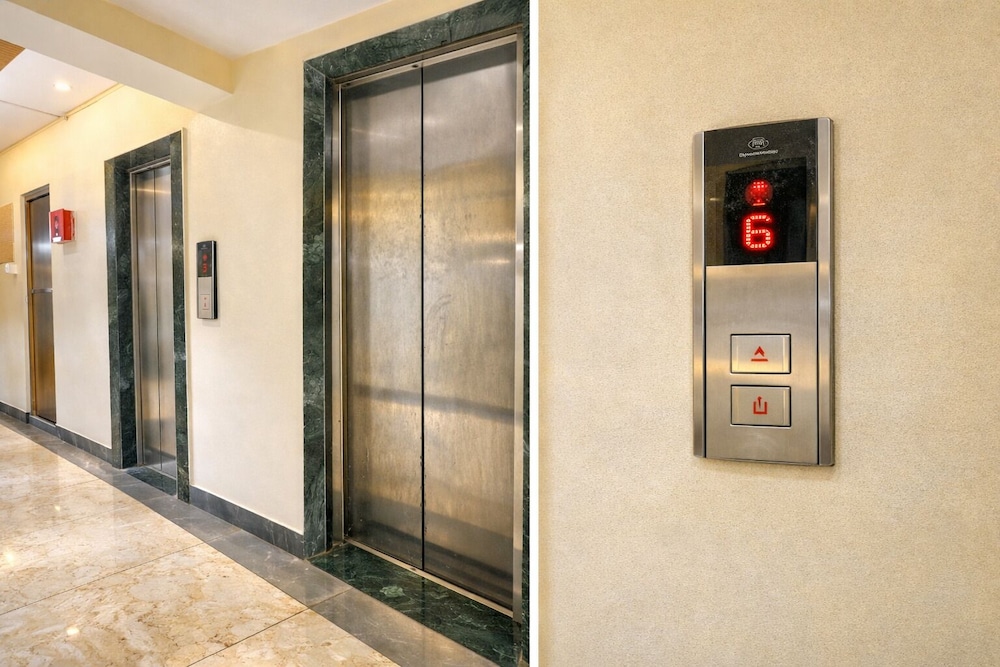 Glitz Hotel Sai Neel