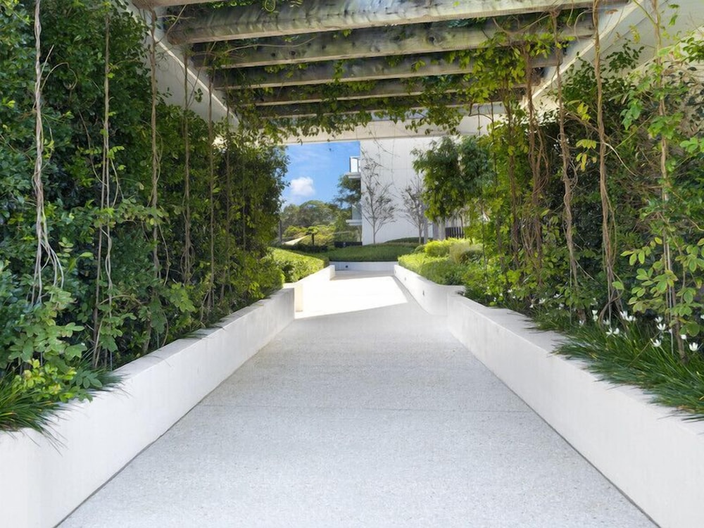 Palm Beach Luxury with Hinterland Views