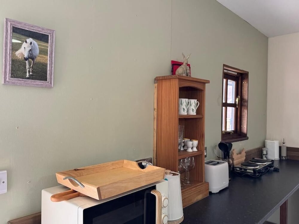 The Riley Stable- Cozy Getaway