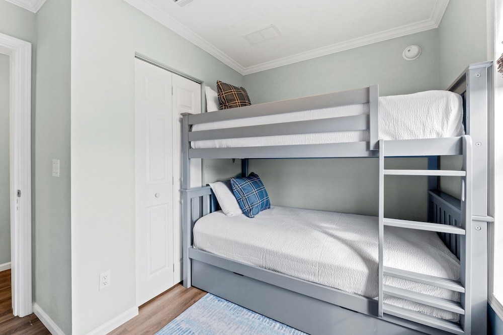 Pet Friendly Beach House - Hakuna Matata