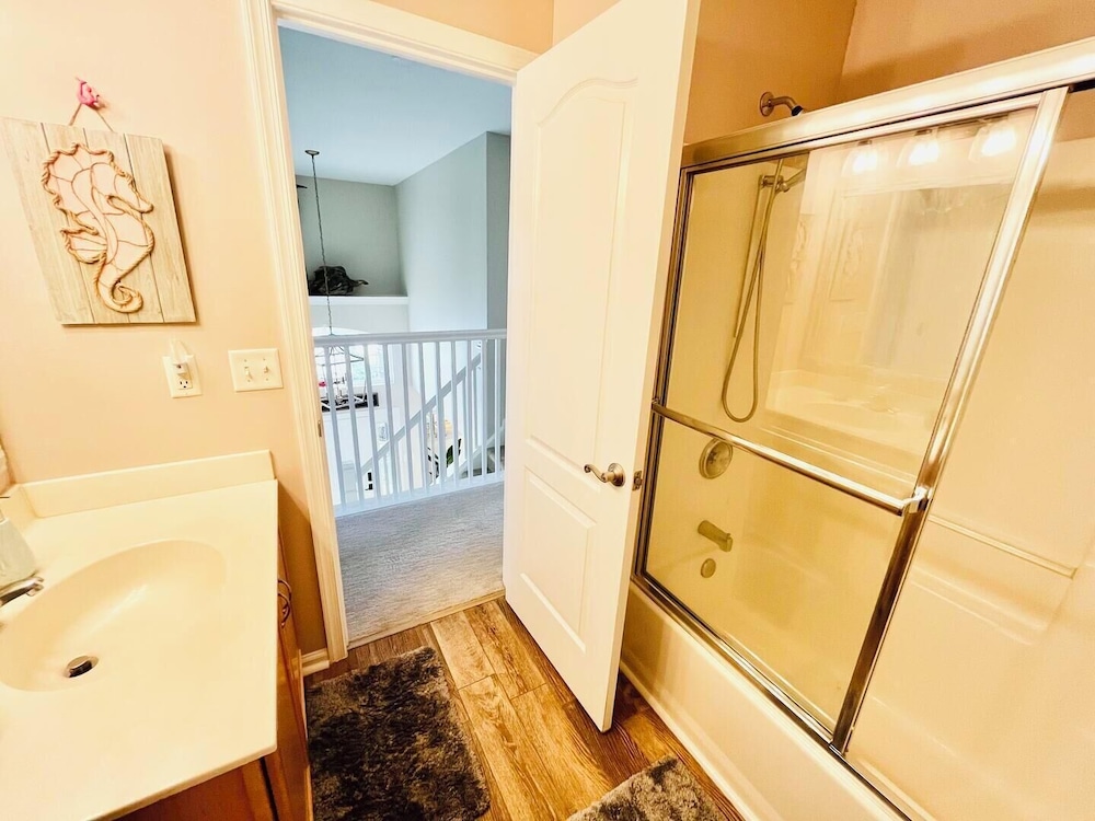 Simonton Court 20256