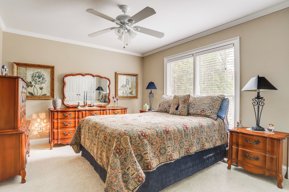 8 Mi to Lake Lanier: Guest House in Buford!