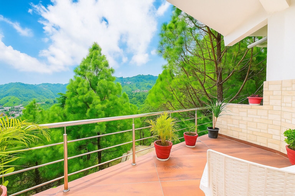 Hotel Shiva Lake - Near Mussoorie Lake